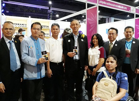 Royal Thai Government officials including Gen. Anantaporn Kanjanarat (Minister, Ministry of Social Development and Human Security of Thailand) and Mr. Somkid Somsri (Director General, Department of Empowerment of Persons with Disabilities), as well as APCD Executive Director Mr. Piroon Laismit