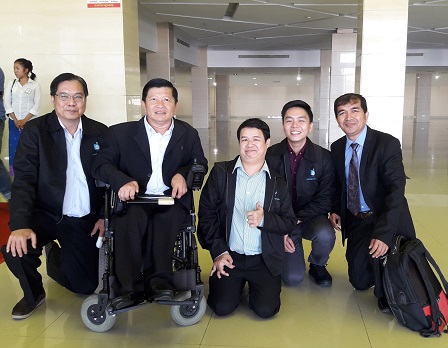 The ASEAN Autism Mapping Project team led by Project Manager Mr. Pongwattana Charoenmayu with H.E. Mr. Yi Veasna (Advisor to the Royal Government of the Kingdom of Cambodia and Executive Director/Advisor, National Center for Disabled Persons)