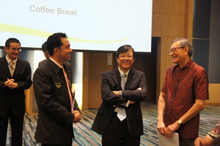 Mr. Itthiphol Kunplome (Mayor, Pattaya City), H.E. Ambassador Shigekazu Sato (Embassy of Japan) and H.E. Dr. Tej Bunnag (Chairman,APCD Executive Board)