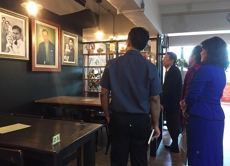 Viewing a painting collection of the late His Majesty King Bhumibol Adulyadej at the Yim Soo Art Gallery