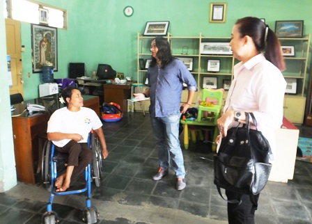 Visit to Yakkum Craft, a non-profit organization in Yogyakarta selling products made by persons with disabilities