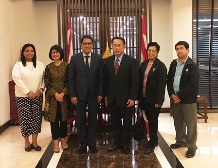 Group photo with the Thai Ambassador, his wife and APCD mission team