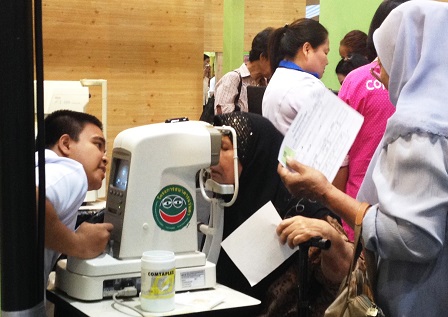 Free eye-checkup for Expo attendees