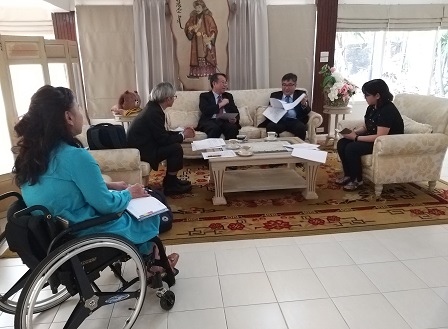 APCD Executive Director Mr. Piroon Laismit updating the Ambassador of Mongolia about the CBR 2019 Congress to be held in Mongolia this year