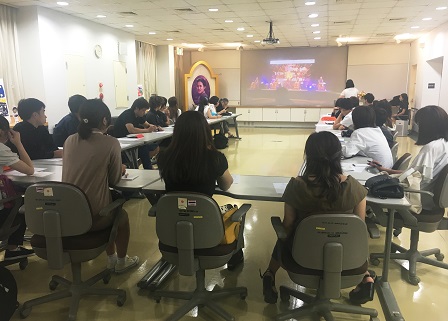 Students watching a clip of the 'Disability-Inclusive Drum Performance in ASEAN and Japan'