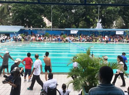 Huge crowd waits for the swimming competition to begin