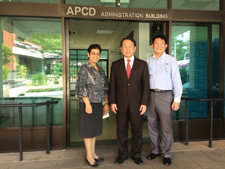 In front of APCD Main Building with Mr. Piroon and Ms. Jitkasem Tantasiri (Project Manager, APCD)