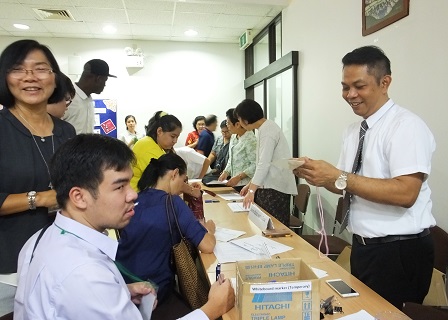 60+ Plus Project Manager Mr. Sunthorn Nowarat welcomes new arrivals