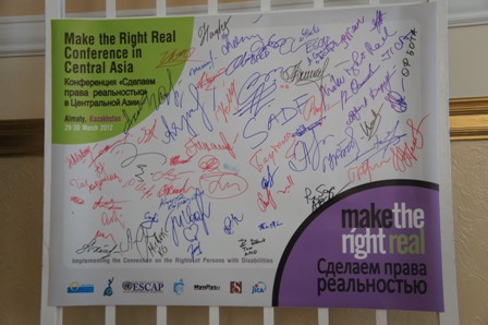 Signing the Pledge Board to Support "Make the Right Real"