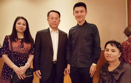Photo with Mr. and Mrs. Laismit, Ms. Nongnuch and Mr. Baey Yam Keng (Parliamentary Secretary, Community and Youth, Ministry of Culture)
