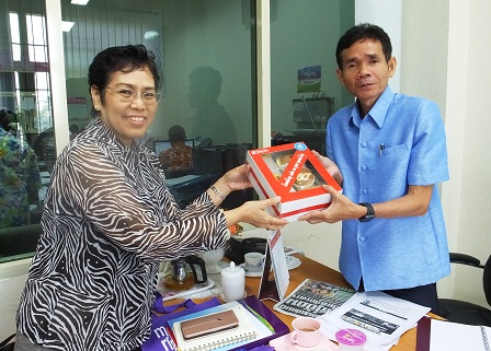 60 Plus+ Bakery & Cafe products presented to Dr. Uthit