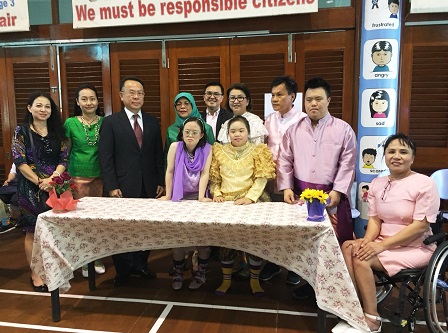 Group photo with Ms. Halimah binti Yacob with officials and members of the Association for Persons with Intellectual Disability of Thailand and MINDS