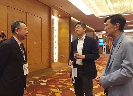 Mr. Piroon with Mr. Ichiro Kabasawa (Executive Director, The Nippon Foundation) 