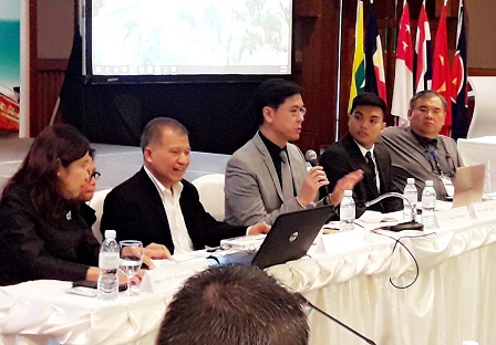 H.E. Dr. Seree Nonthasoot (Representative of Thailand to the ASEAN Intergovernmental Commission on Human Rights - AICHR) speaking before the participants