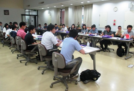 Visitors composed of students and staff  from Chuo University's Suginami High School