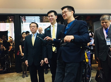 APCD Executive Director Mr. Piroon Laismit with H.E. Dr. Seree Nonthasoot (Representative of Thailand to the ASEAN Intergovernmental Commission on Human Rights) and Mr. Krisana Lalai (President, Friendly Design for All Foundation/Member, APCD Executive Board) at the opening of the International Day of Persons with Disabilities