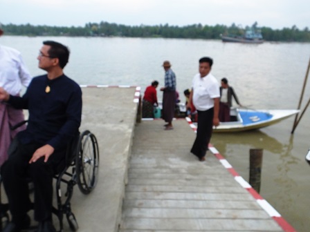 Modified jetty accessible for persons with disabilities