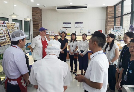 Exchange of information with the bakery staff
