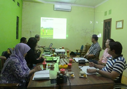 Meeting with a local organization working on inclusive villages