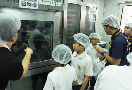Observation of 60 Plus+ Bakery & Cafe's production area
