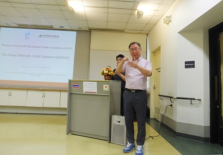 Simultaneous sign language interpretation by KODAF representative