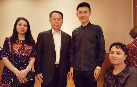 Photo with Mr. and Mrs. Laismit, Ms. Nongnuch and Mr. Baey Yam Keng (Parliamentary Secretary, Community and Youth, Ministry of Culture)