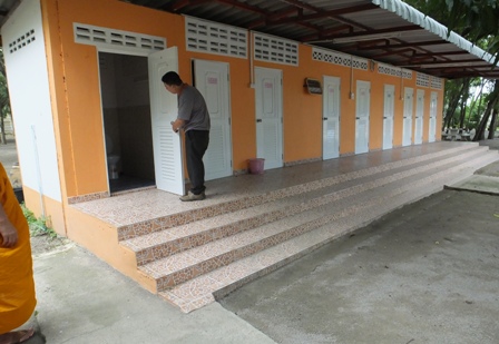 Accessibility check at Temple in Meungratchaburi Photharam District