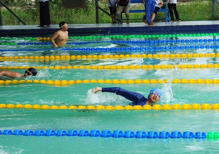 Participants with autism joining the swimming event