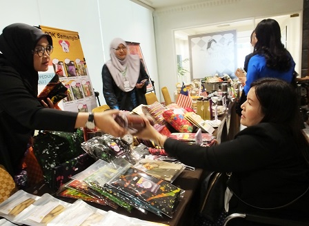 Brisk sales at the product exhibit booths during the Forum