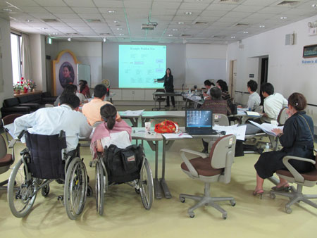 Discussion about how to conduct session on &ldquo;making action plan&rdquo; in the training