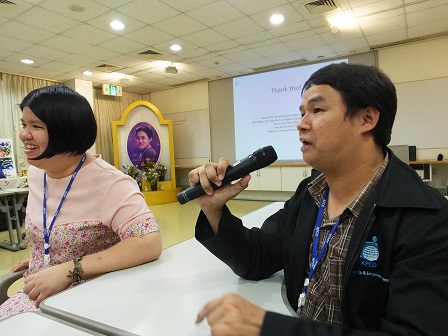 Mr. Watcharapol and Ms. Supaanong answering questions from the delegates during the open forum