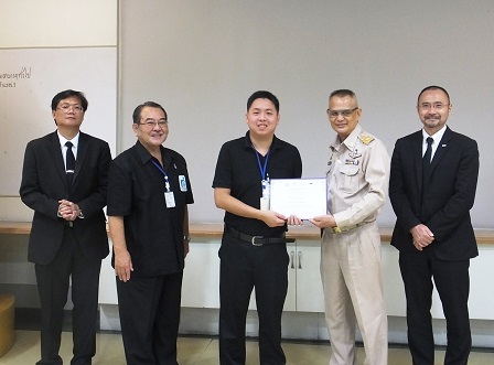 Distinguished guests (from left) Mr. Wattanawit Gajaseni (Director, Countries Partnership Branch, Bilateral and Trilateral, Thailand International Cooperation Agency), Mr. Akiie Ninomiya (Executive Director, APCD), Mr. Somkid Somsri (Director General, Department of Empowerment of Persons with Disabilities), Mr. Masato Koinuma (Senior Representative, Japan International Cooperation Agency Thailand Office) awarding certificates to TCTP trainees