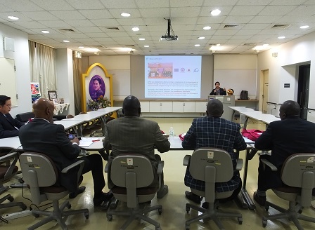 Mr. Watcharapol giving delegates a presentation about APCD's regional projects and activities